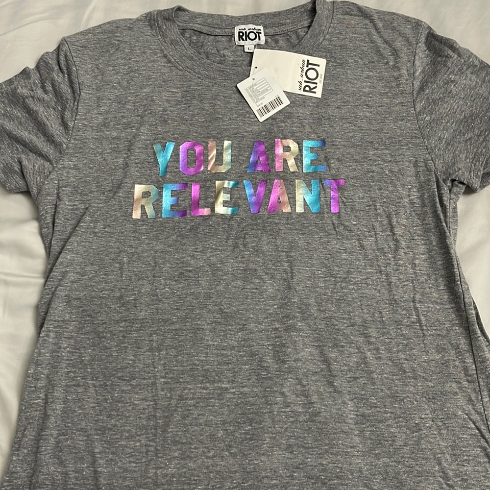 Suburban Riot T-shirt size Large NWT